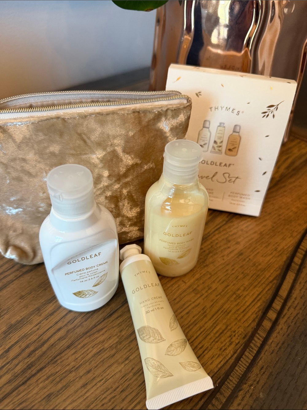 Thymes Gold Leaf Velvet Travel Pouch with Travel Set - Picture 2 of 5